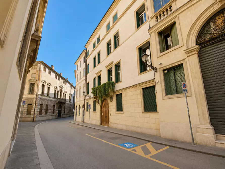 Immagine 1 di Appartamento in vendita  in Contra' Oratorio dei Proti a Vicenza