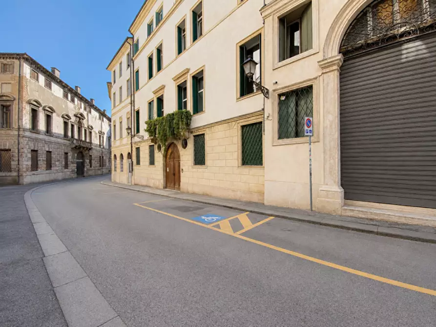 Immagine 44 di Appartamento in vendita  in Contra' Oratorio dei Proti a Vicenza
