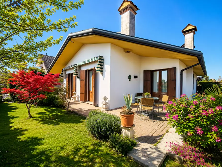 Immagine 1 di Villa in vendita  in Vigonovo a Vigonovo