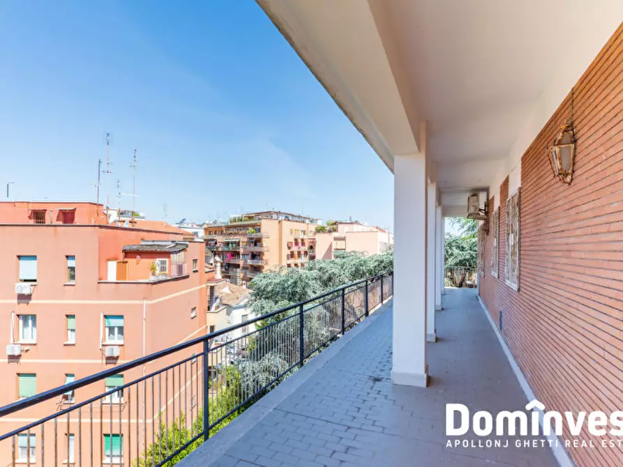 Immagine 48 di Attico in vendita  in Via Aurelia a Roma