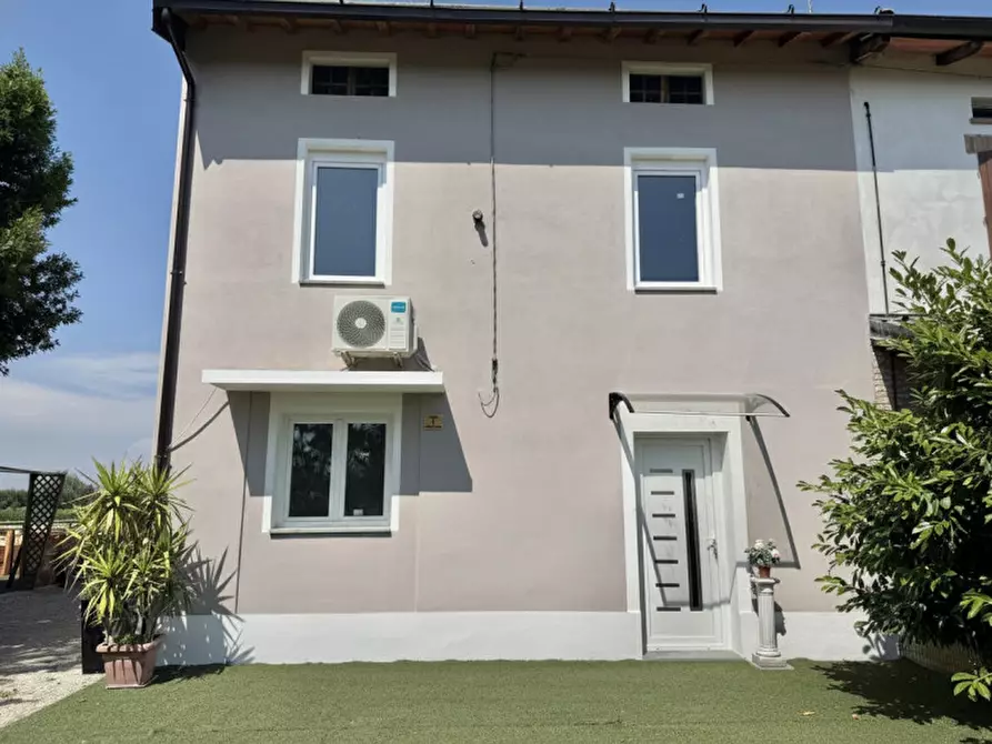 Immagine 31 di Casa bifamiliare in vendita  in strada Cinta Rigosa n. 1 a Roccabianca