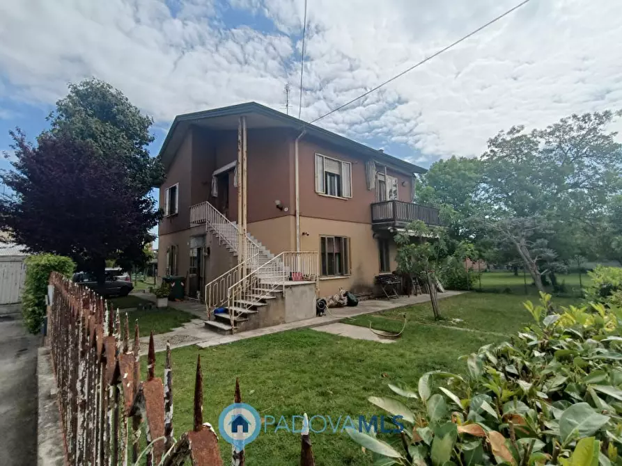 Immagine 1 di Casa indipendente in vendita  in Via Faliero Ordelaffo a Padova