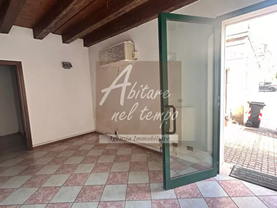Immagine 3 di Negozio in affitto  a Cittadella