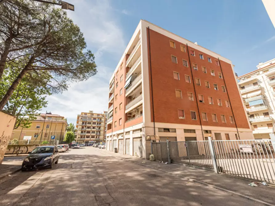 Immagine 2 di Appartamento in vendita  in Via Scipione l'Africano a Pescara
