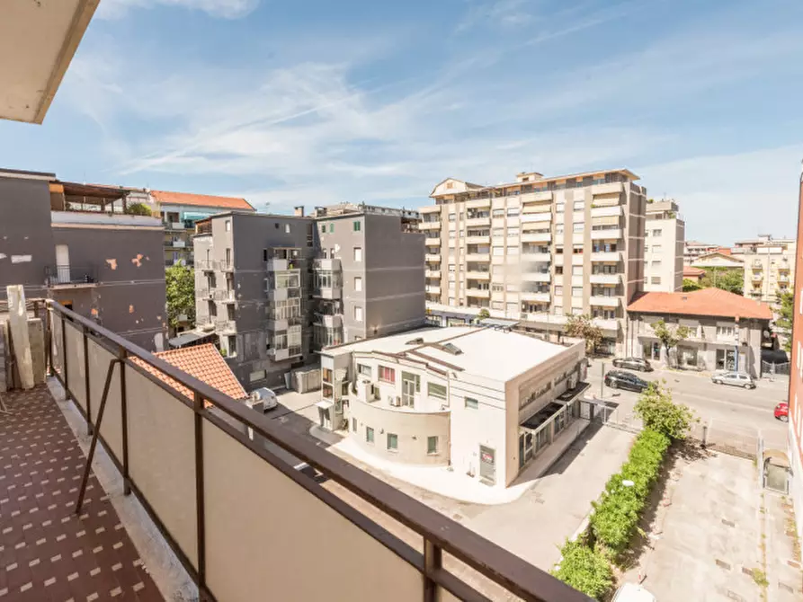 Immagine 7 di Appartamento in vendita  in Via Scipione l'Africano a Pescara