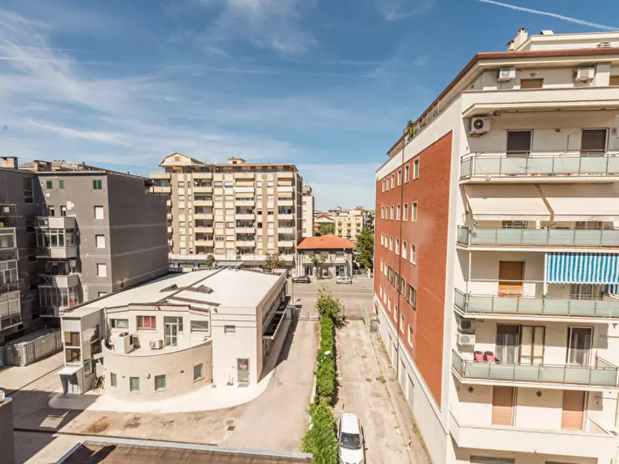 Immagine 8 di Appartamento in vendita  in Via Scipione l'Africano a Pescara