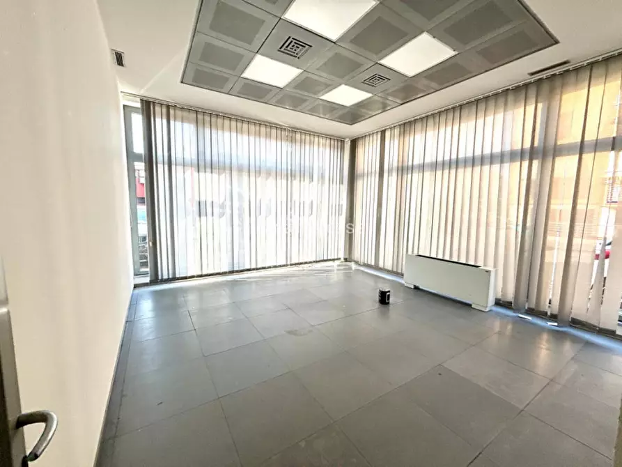 Immagine 7 di Attività commerciale in affitto  in Via Firenze a Prato