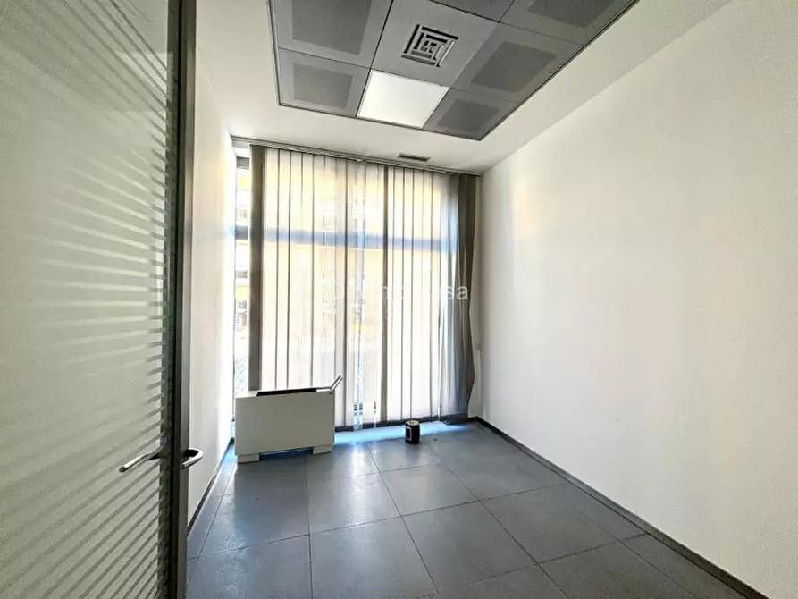 Immagine 13 di Attività commerciale in affitto  in Via Firenze a Prato