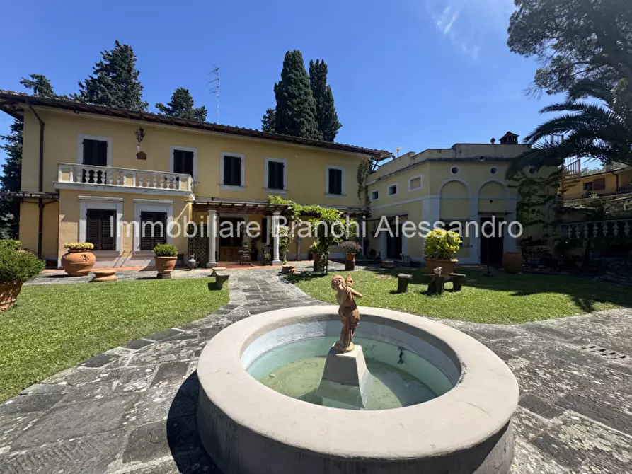 Immagine 3 di Villa in vendita  in Via di Capornia 1 a Firenze