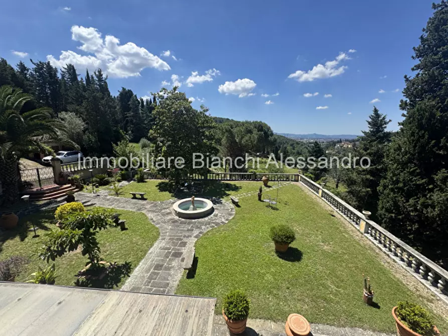 Immagine 4 di Villa in vendita  in Via di Capornia 1 a Firenze