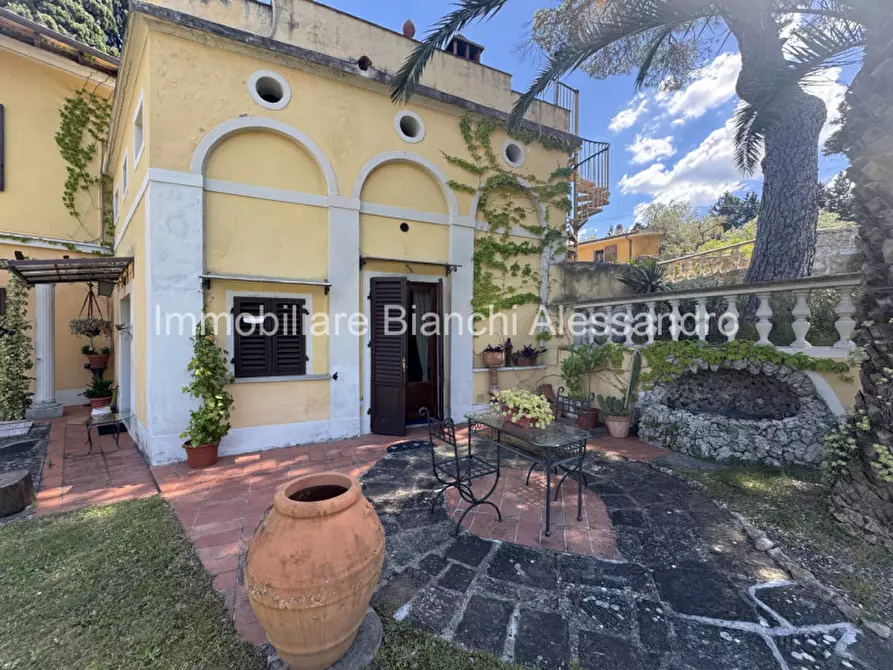Immagine 24 di Villa in vendita  in Via di Capornia 1 a Firenze