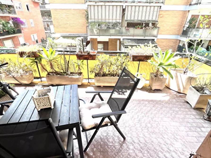 Immagine 3 di Appartamento in vendita  in Via Fedele Lampertico a Roma
