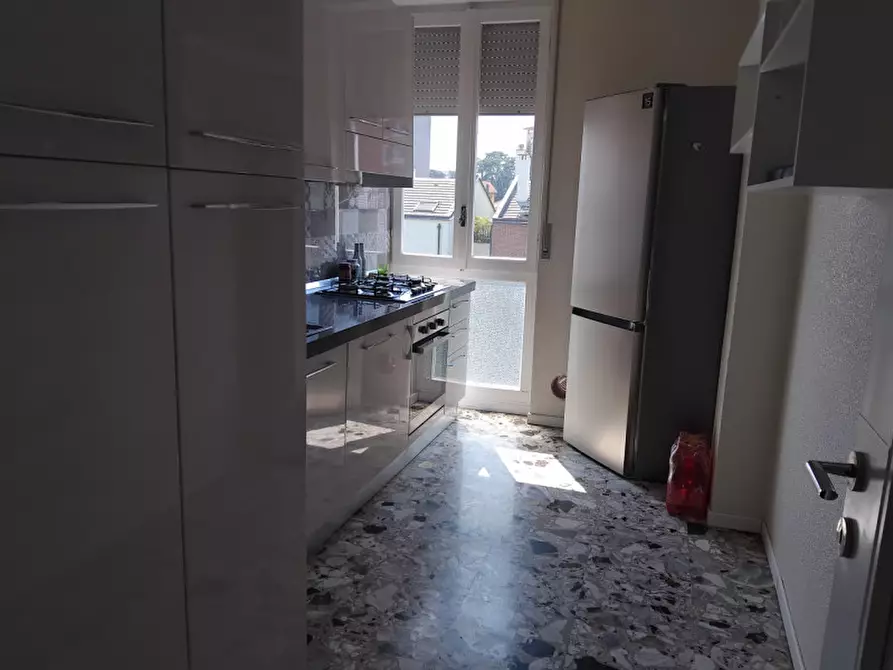 Immagine 4 di Appartamento in vendita  in VIA MAGELLANO a Monza