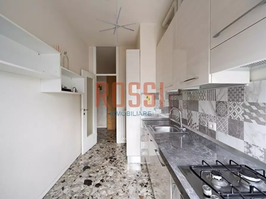 Immagine 9 di Appartamento in vendita  in VIA MAGELLANO a Monza