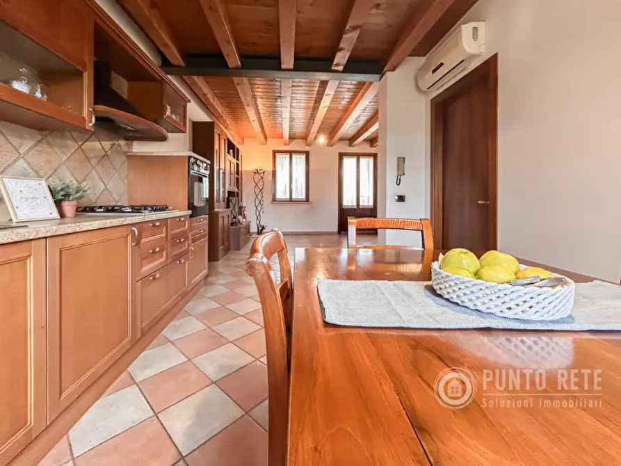 Immagine 1 di Casa indipendente in vendita  in Via Fratelli Stevani a Zevio