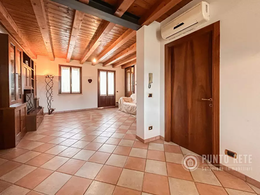 Immagine 2 di Casa indipendente in vendita  in Via Fratelli Stevani a Zevio