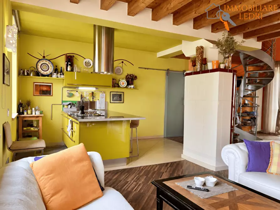 Immagine 5 di Appartamento in vendita  in via dei colli a Valeggio Sul Mincio