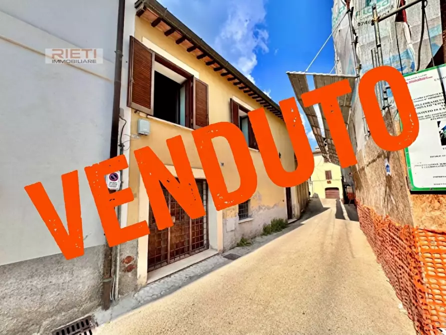 Immagine 1 di Casa indipendente in vendita  in via Burò a Rieti