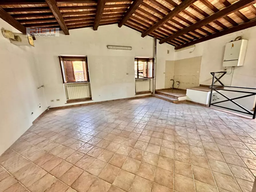Immagine 2 di Casa indipendente in vendita  in via Burò a Rieti
