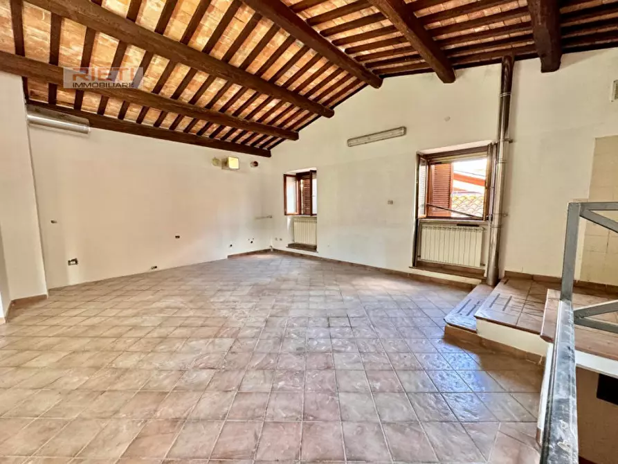 Immagine 3 di Casa indipendente in vendita  in via Burò a Rieti
