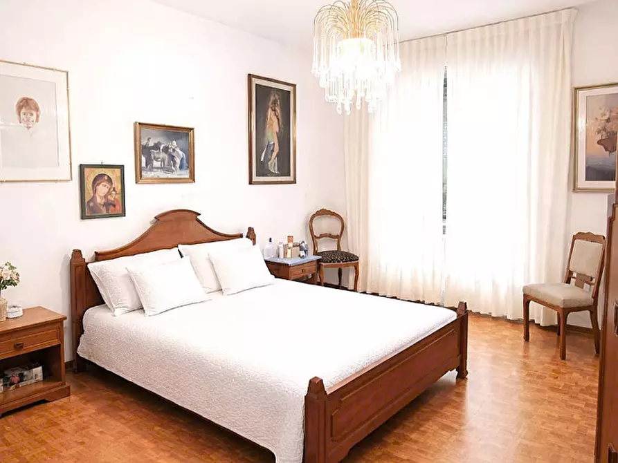 Immagine 11 di Appartamento in vendita  in Via Rostone Thiene a Thiene