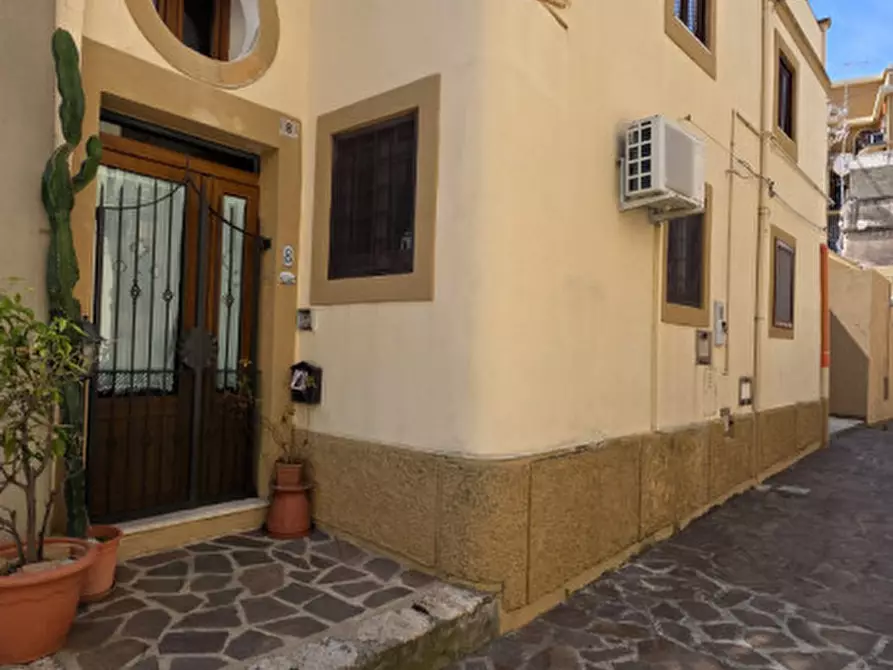 Immagine 1 di Casa indipendente in vendita  in Vico Senatore Giuseppe Calcagno,8 a Milazzo