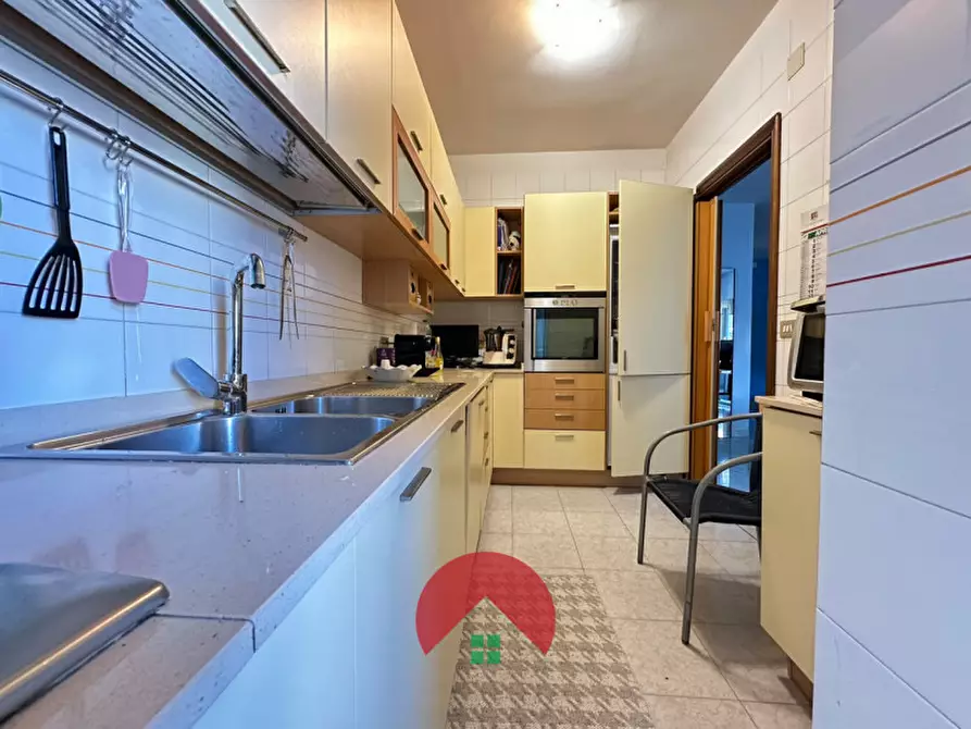 Immagine 9 di Appartamento in vendita  in Via Conversi a Matera