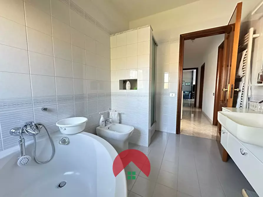 Immagine 25 di Appartamento in vendita  in Via Conversi a Matera