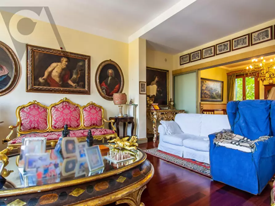 Immagine 12 di Villa in vendita  a Padova