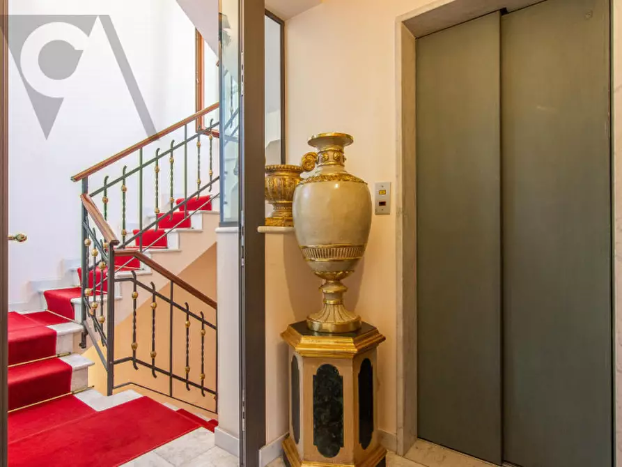 Immagine 18 di Villa in vendita  a Padova