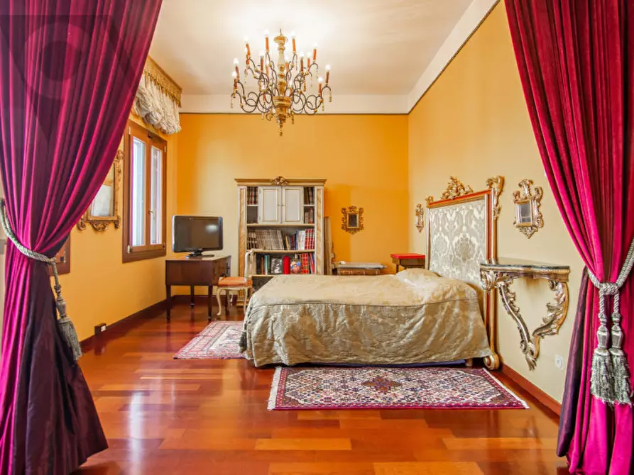 Immagine 19 di Villa in vendita  a Padova