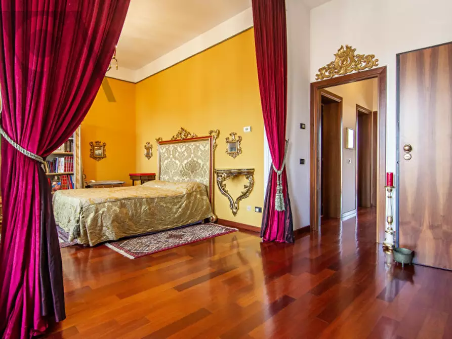 Immagine 21 di Villa in vendita  a Padova