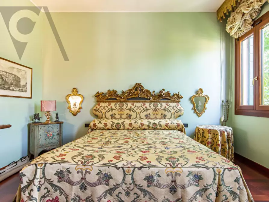 Immagine 22 di Villa in vendita  a Padova