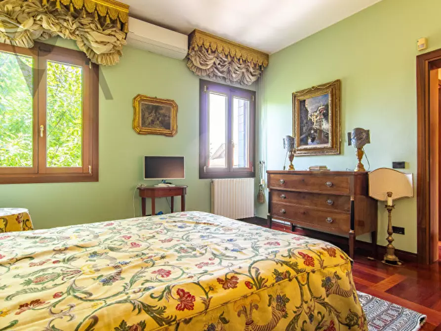 Immagine 23 di Villa in vendita  a Padova