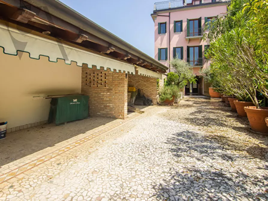 Immagine 32 di Villa in vendita  a Padova