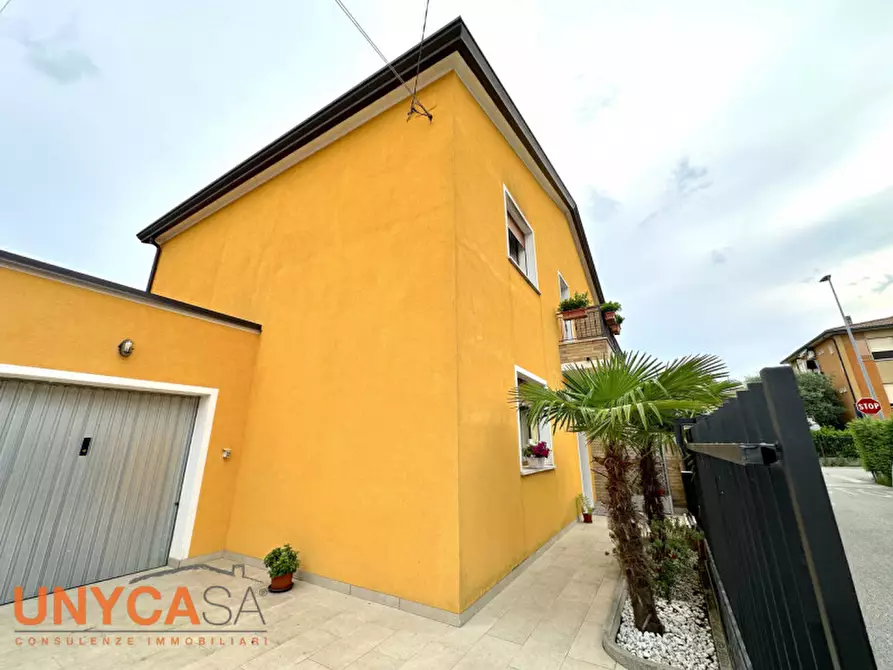 Immagine 2 di Casa bifamiliare in vendita  a Rubano