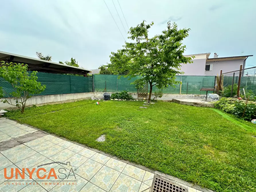 Immagine 10 di Casa bifamiliare in vendita  a Rubano