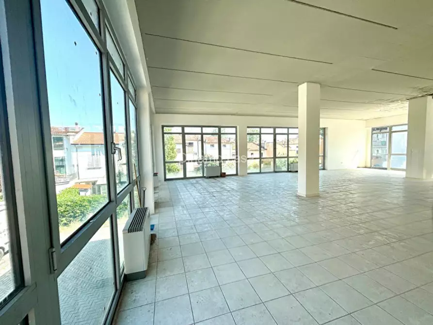 Immagine 4 di Ufficio in affitto  in Via Firenze a Prato