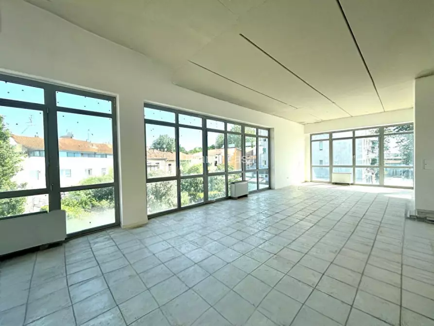 Immagine 8 di Ufficio in affitto  in Via Firenze a Prato