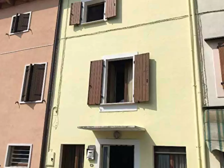 Immagine 1 di Villetta a schiera in vendita  in Vicolo Cieco Segala 7 a San Giovanni Lupatoto