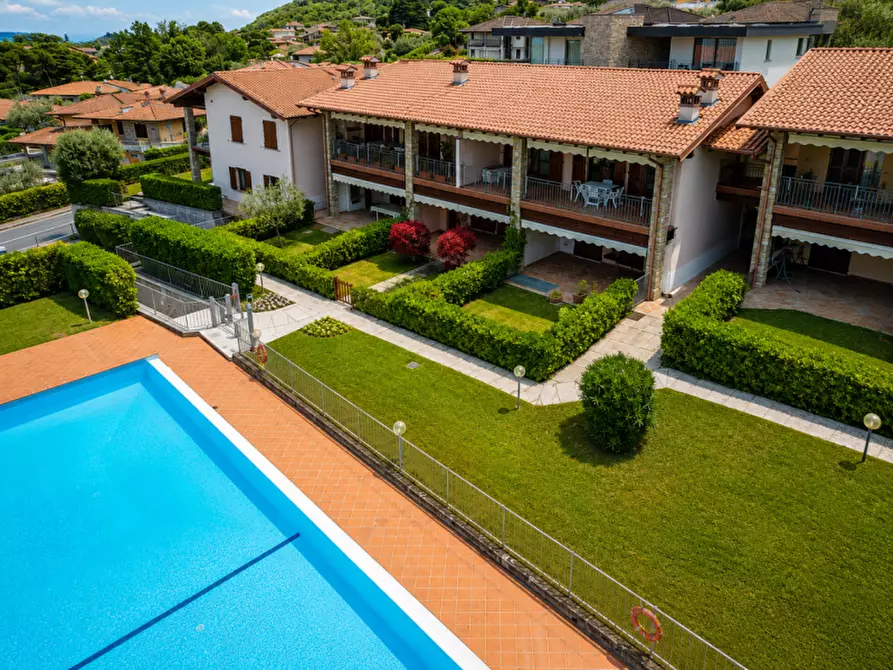 Immagine 1 di Appartamento in vendita  in Viale degli Alpini a Manerba Del Garda