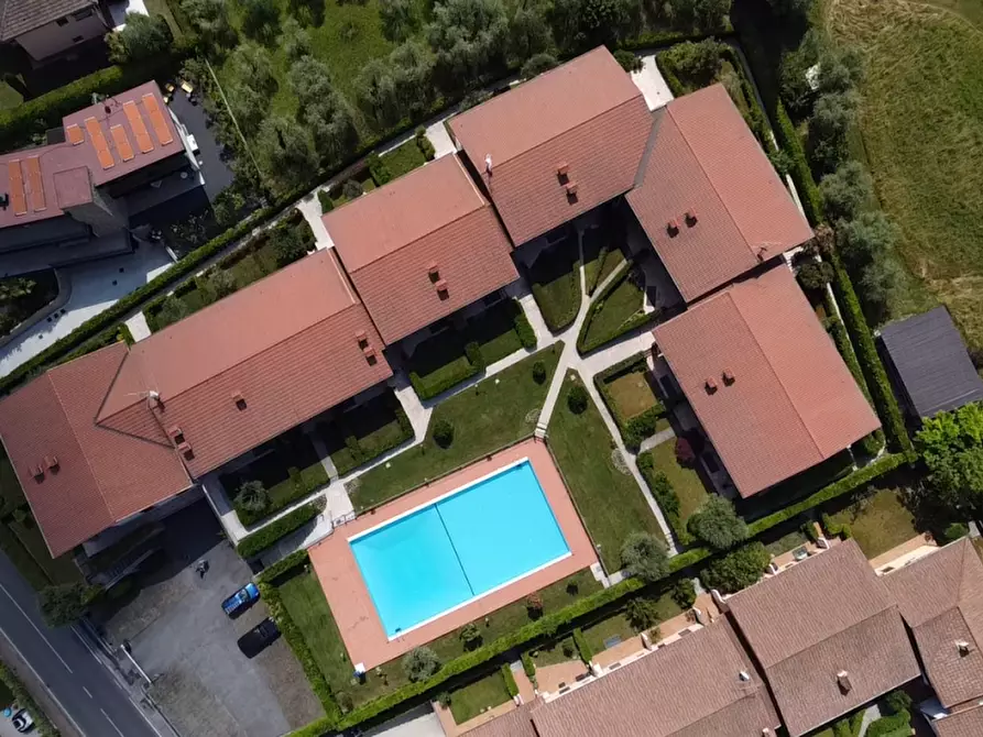Immagine 3 di Appartamento in vendita  in Viale degli Alpini a Manerba Del Garda