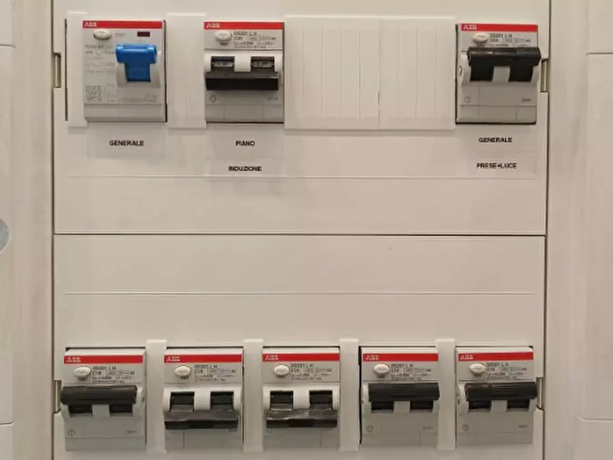 Immagine 38 di Appartamento in vendita  in VIA SANGRO 22 a Pescara