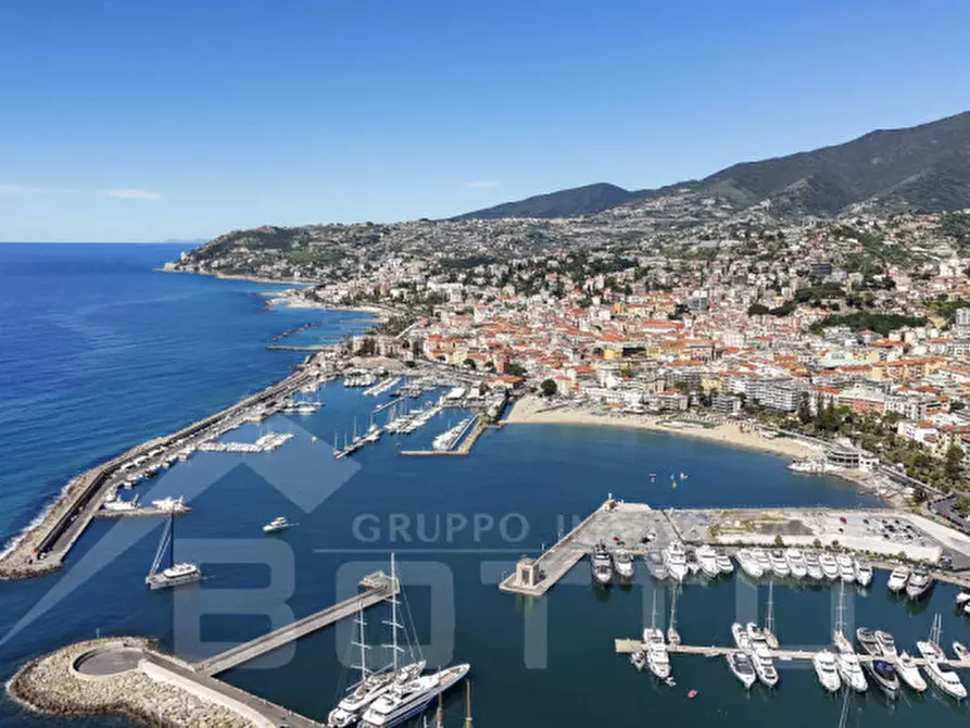 Immagine 2 di Appartamento in vendita  in Via Duca degli Abruzzi n.81 a San Remo