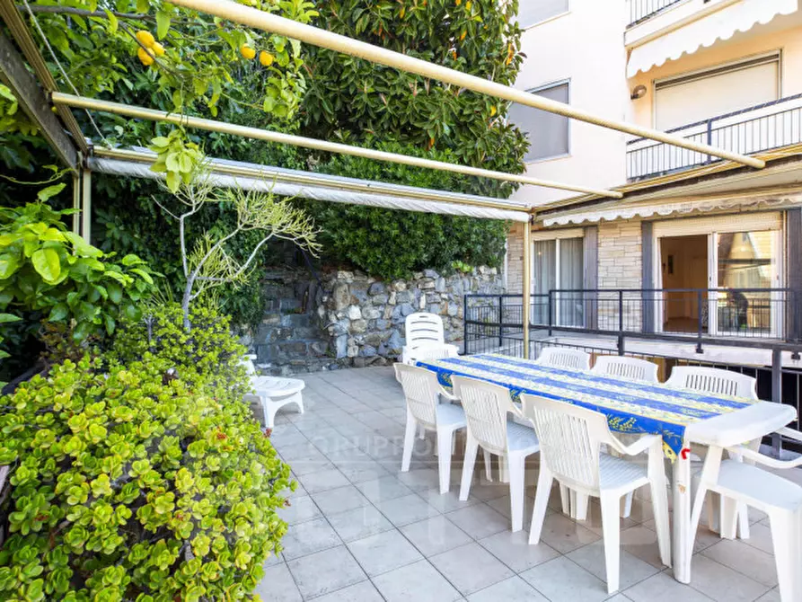 Immagine 13 di Appartamento in vendita  in Via Duca degli Abruzzi n.81 a San Remo