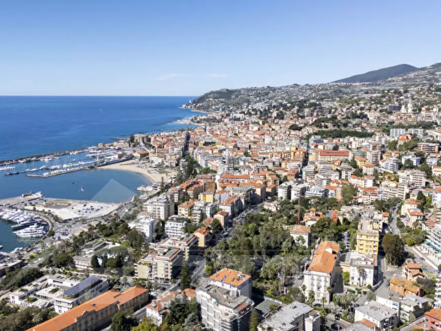Immagine 37 di Appartamento in vendita  in Via Duca degli Abruzzi n.81 a San Remo