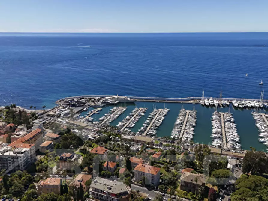 Immagine 39 di Appartamento in vendita  in Via Duca degli Abruzzi n.81 a San Remo