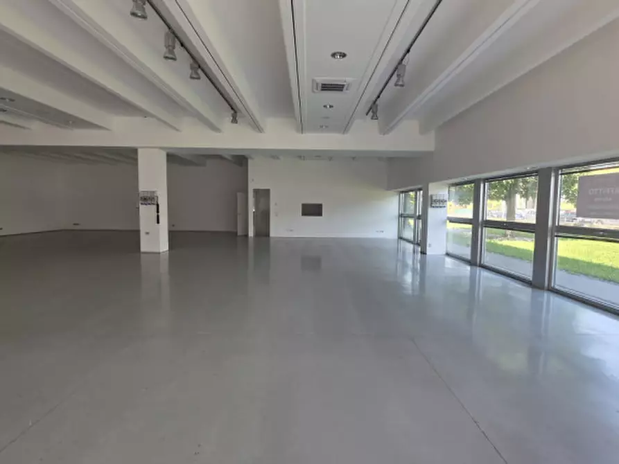 Immagine 5 di Ufficio in affitto  a Castelfranco Veneto