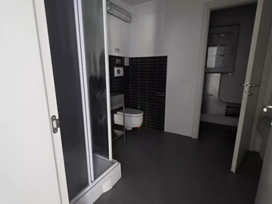 Immagine 10 di Ufficio in affitto  a Castelfranco Veneto