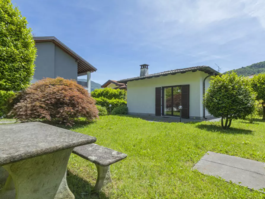 Immagine 2 di Villa in vendita  in via alla piana,84 a Cannobio